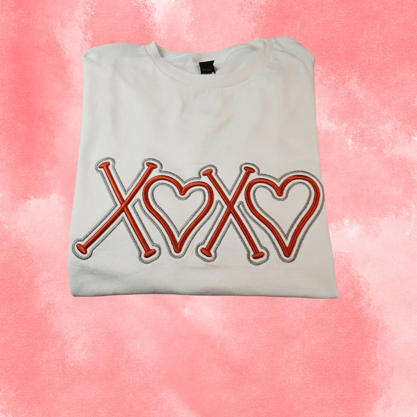 XOXO Puff Embroidery t-shirt - Pine Needle Embroidery