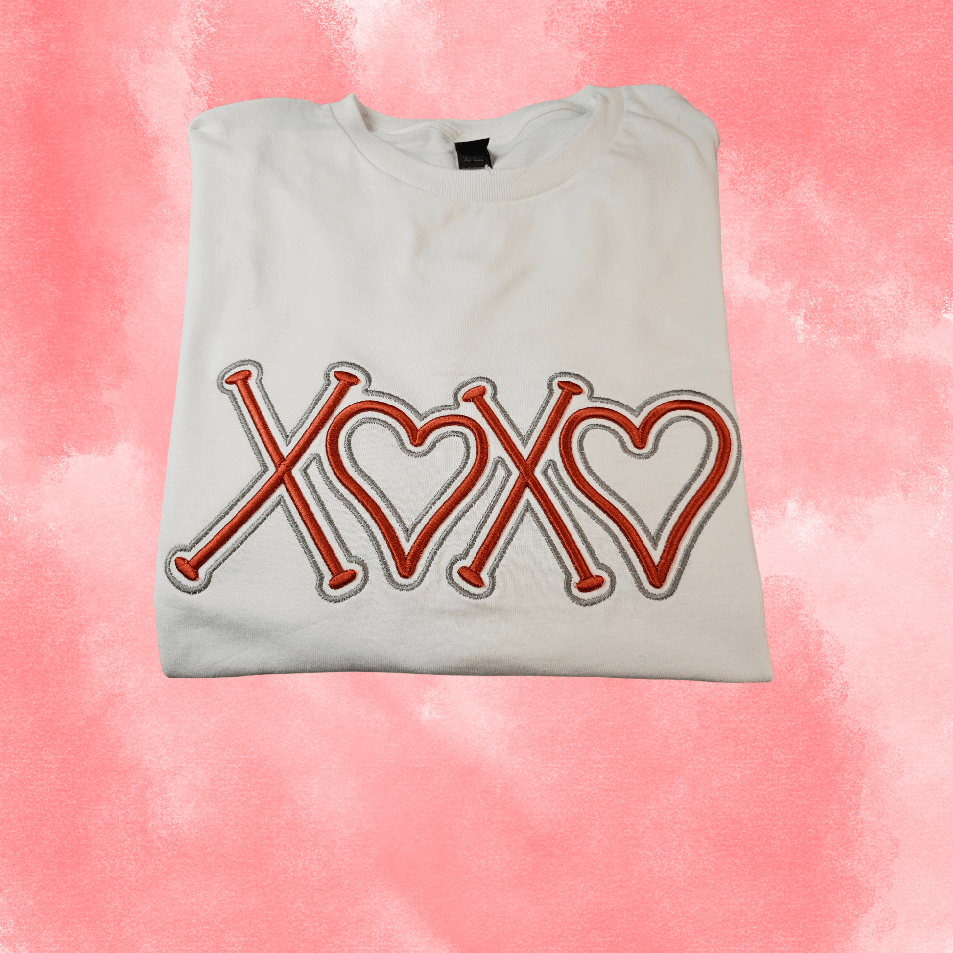 XOXO Puff Embroidery t-shirt - Pine Needle Embroidery