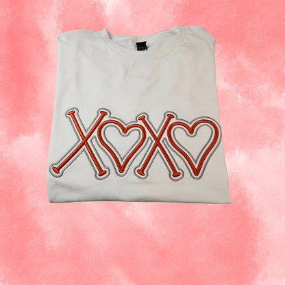 XOXO Puff Embroidery t-shirt - Pine Needle Embroidery