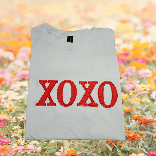 XOXO t-shirt - Pine Needle Embroidery