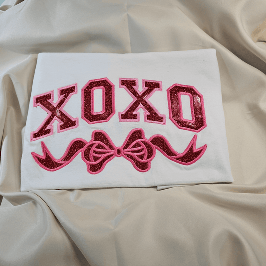XOXO with Bow t-shirt - Pine Needle Embroidery